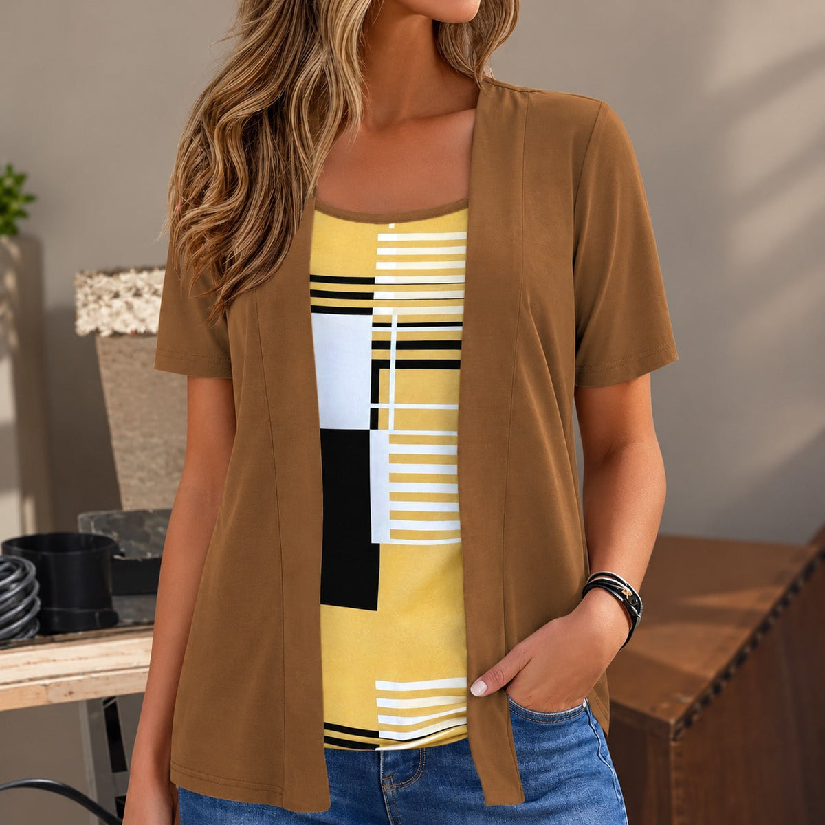 2-in-1 Blouse with Open Overlay Effect and Geometric Print / Two Layers in a Modern Look