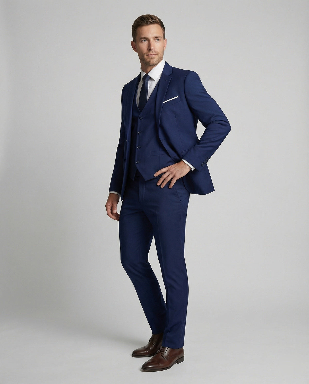 Classic Three-Piece Men's Suit for Formal Occasions