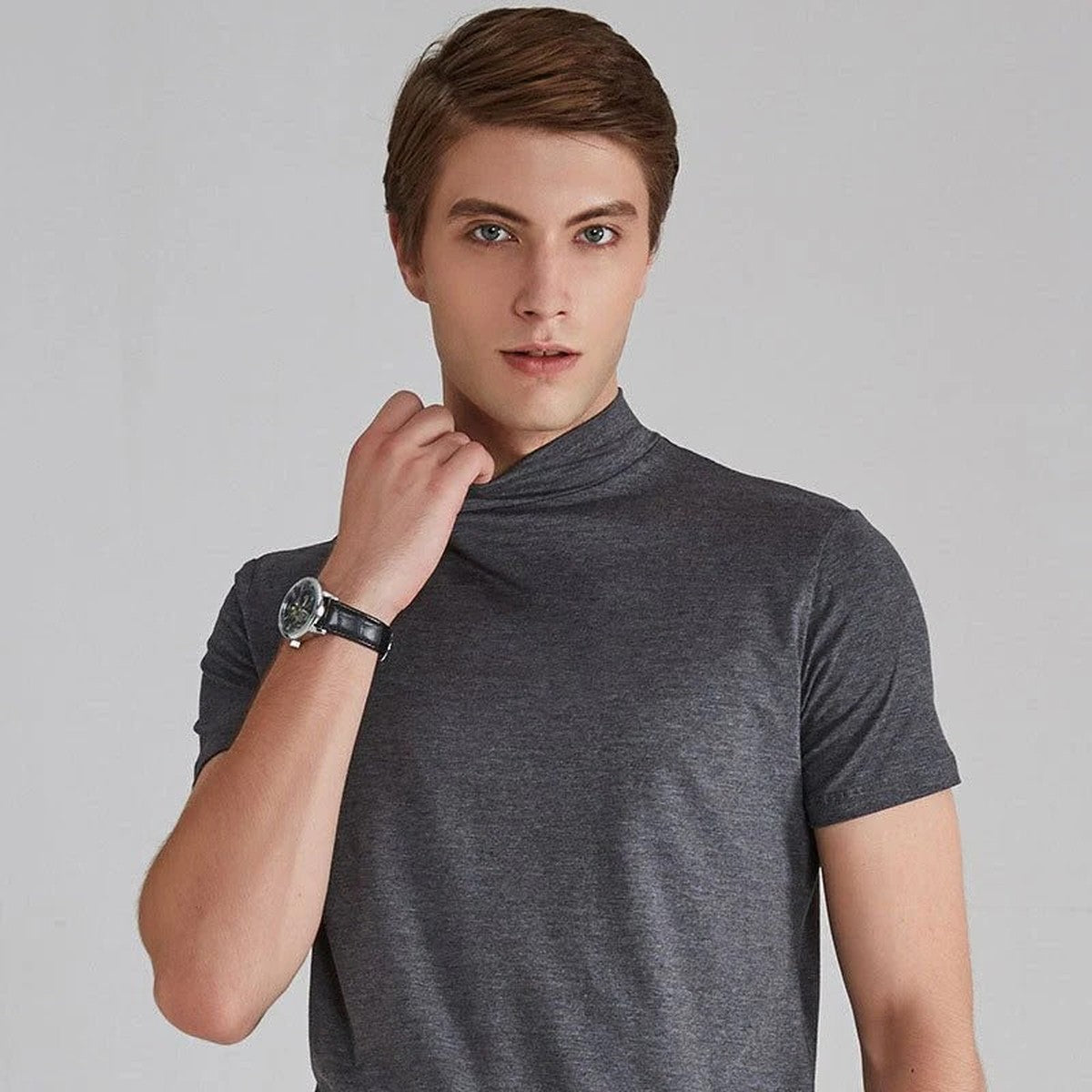 Men Short Sleeve Mock Neck T Shirt with Solid Color Design