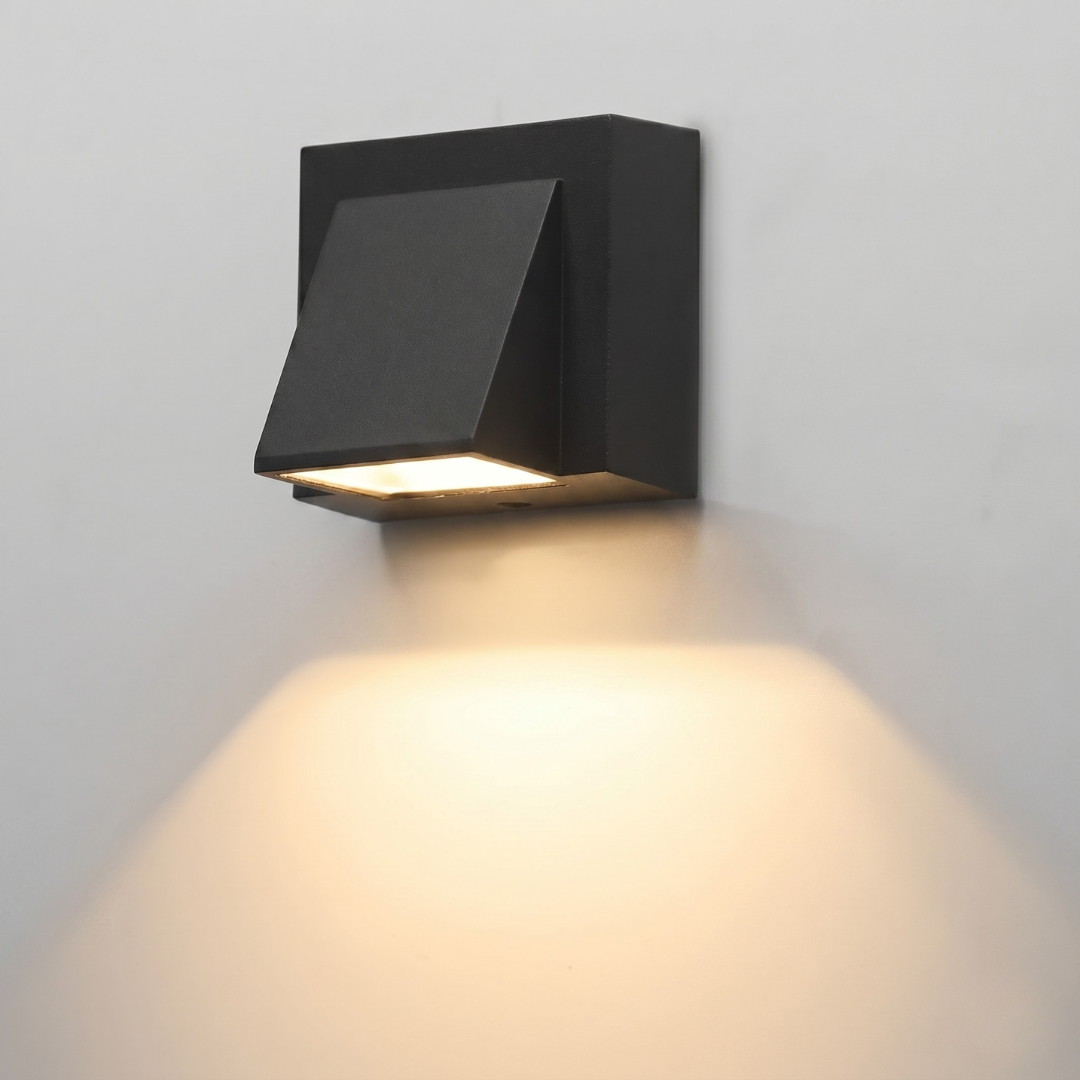 Nordspur | Sconcera IP65-Rated Outdoor Wall Sconce